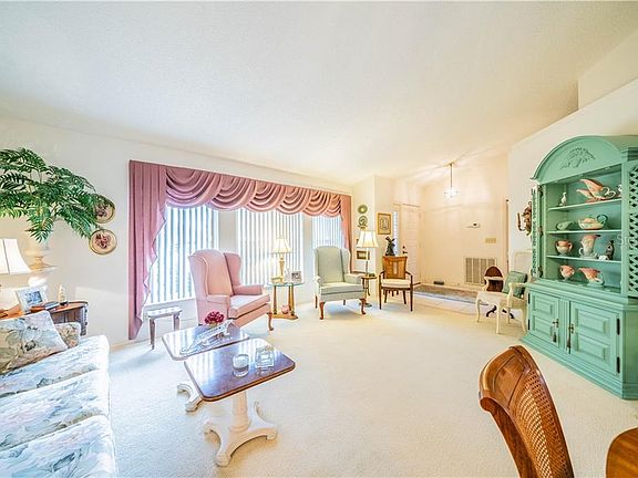 4th image of 2029 New Bedford Dr
