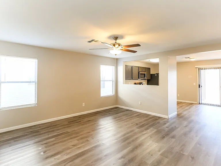 2519 W Romley Rd — Photo 3