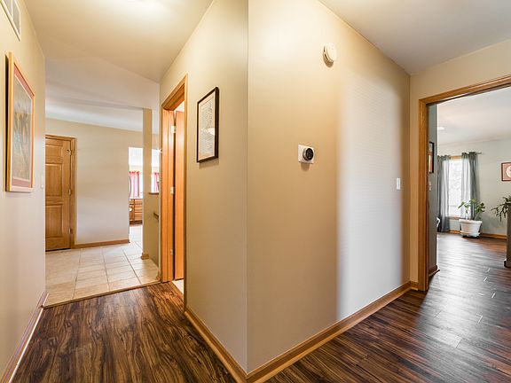 4th image of 203 Ashwood Dr