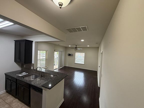 Living Room / Kitchen