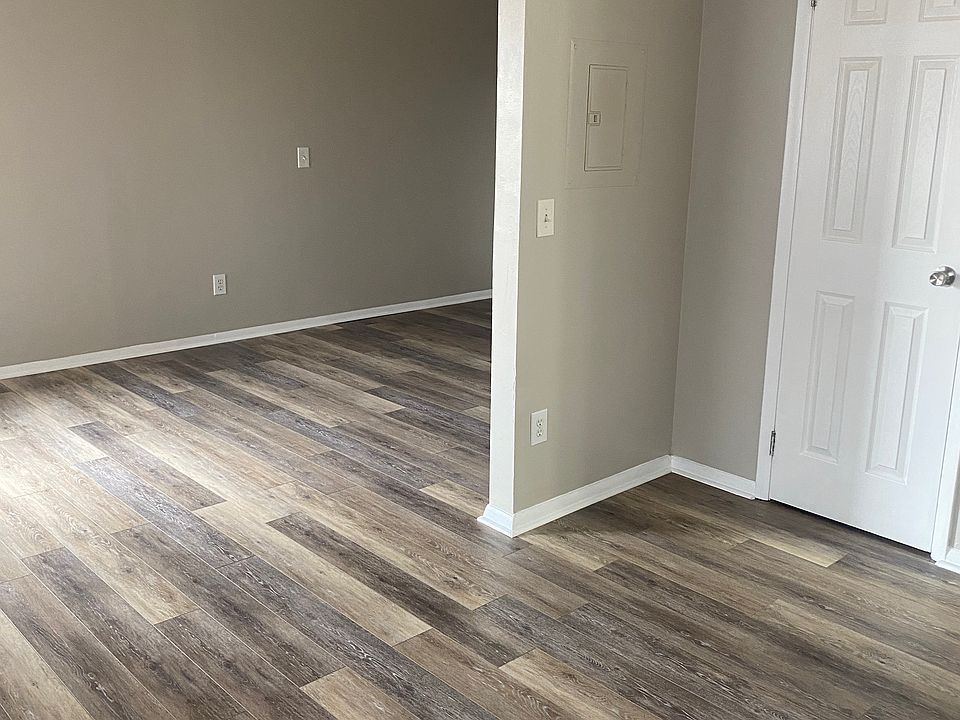 2nd image of 6230 Robinhood Ln NW