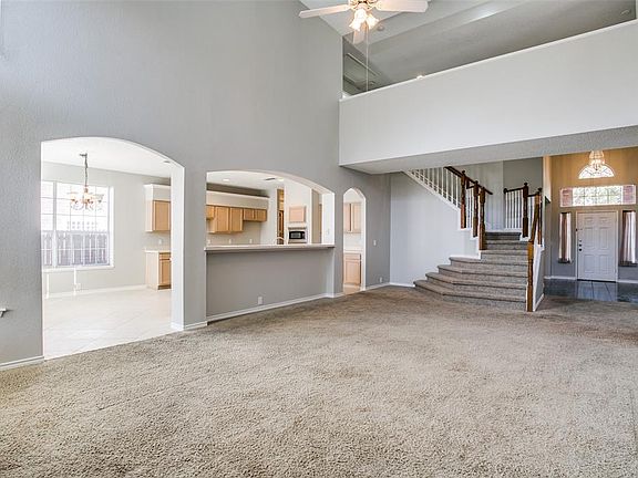 4th image of 137 Hartford Cir