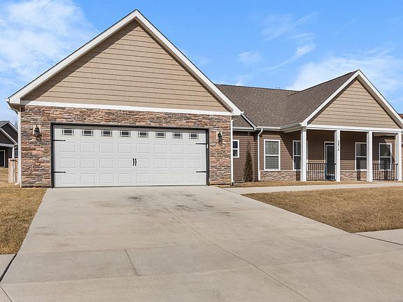 3rd image of 2872 Three Meadows Dr