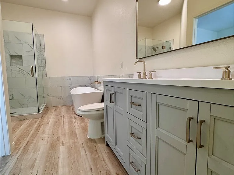 10921 Calcedonian St — Photo 24