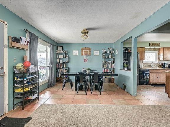 5th image of 6040 Mercer Dr