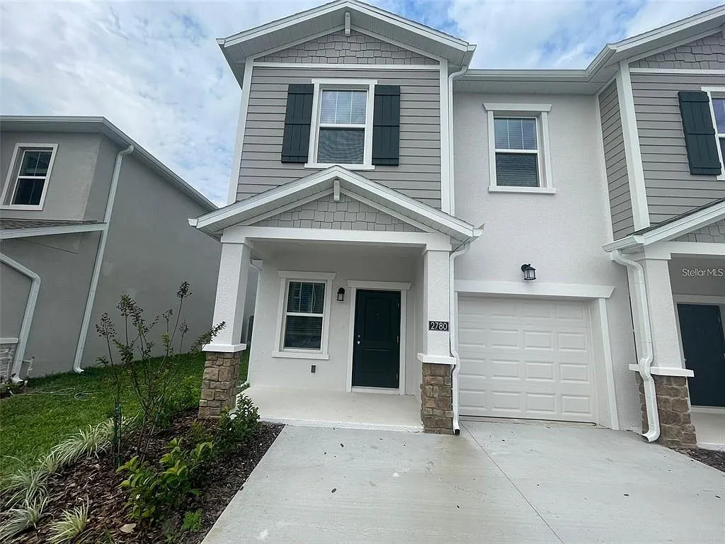 3 bed, 2.5 bath, 1888 sqft, $1,950 — Photo 1