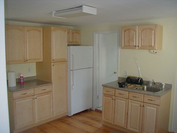 2nd fl apt kitchen
