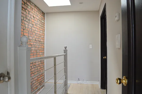 Rented by Bond New York | media 8