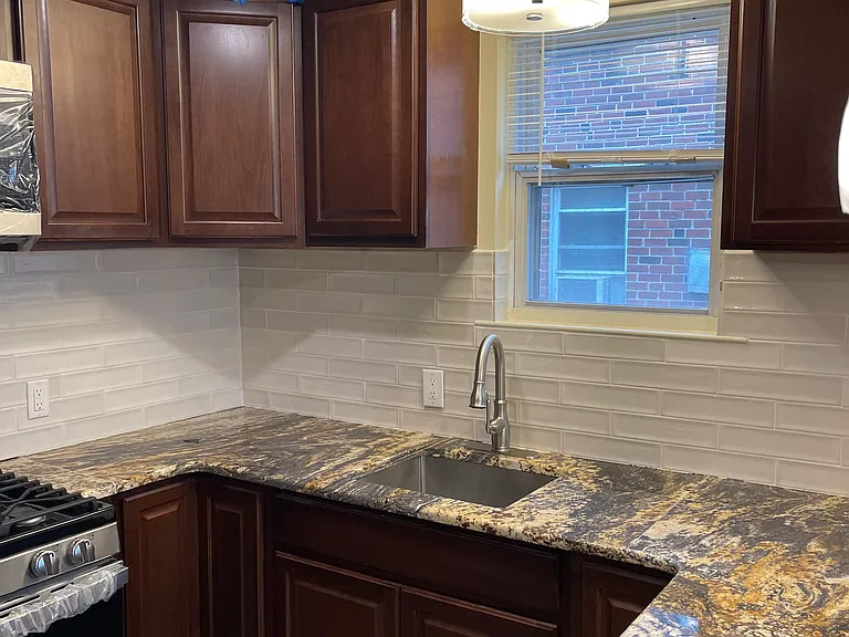 215 Elbridge St — Photo 11