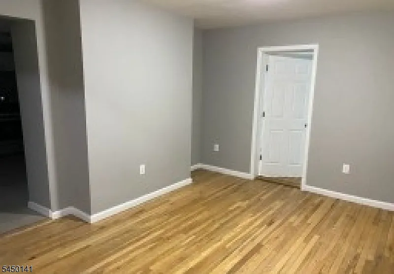 3 bed, 1.0 bath, $2,695 — Photo 2