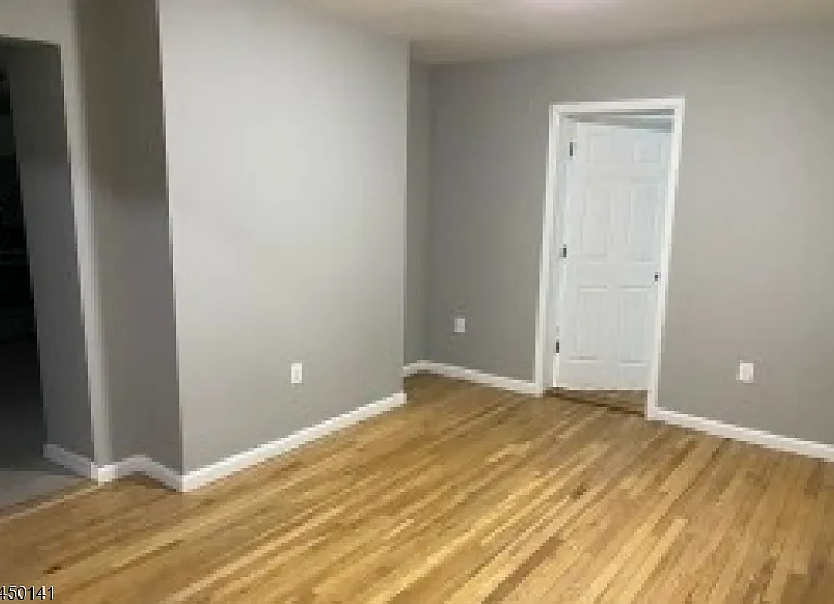 307 Jefferson Ave — Photo 2
