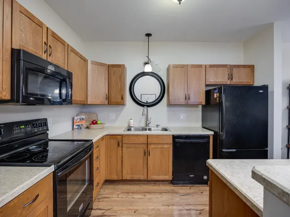 5831 Lupine Ln APT 322, Madison, WI 53718