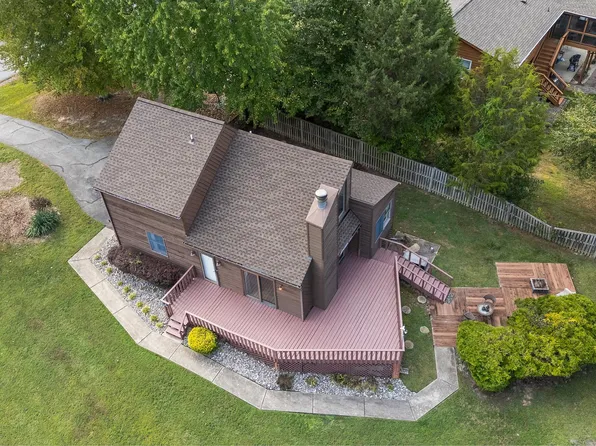 6635 Horseshoe Dr, La Plata, MD 20646