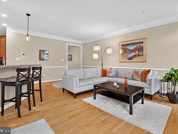 3rd image of 58 Sharpstead Ln