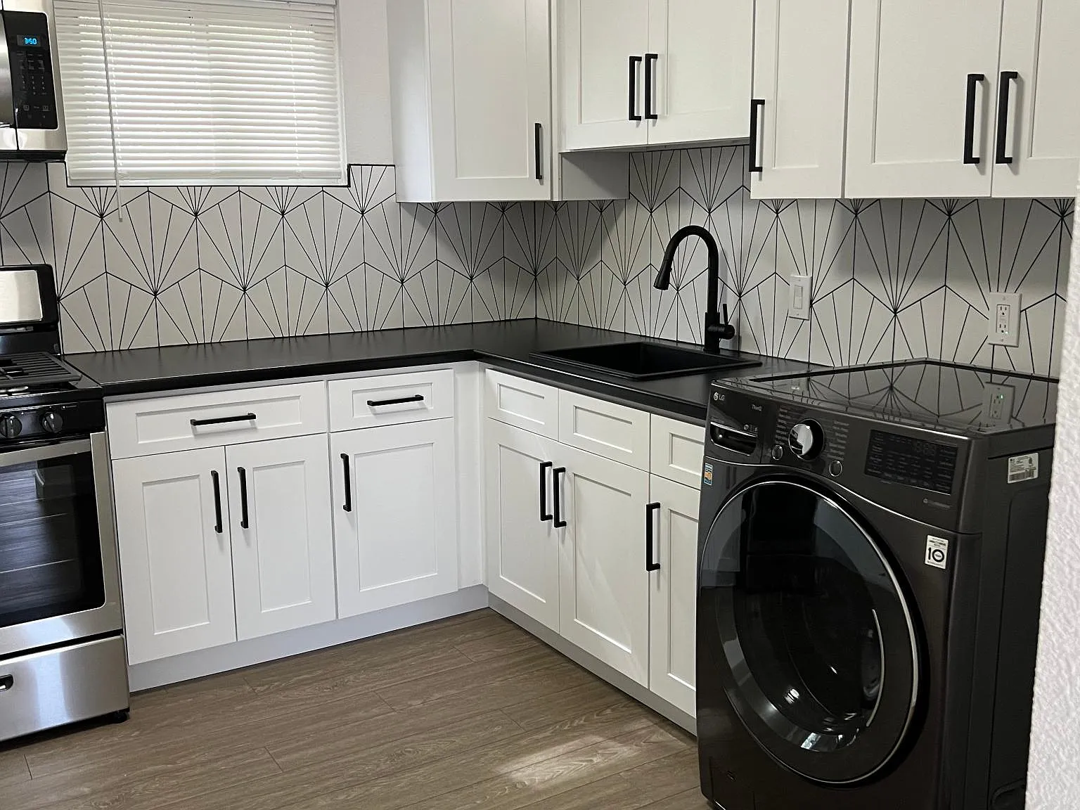 3045 W Center Ave — Photo 2