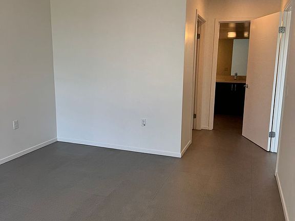 5th image of 3233 Kemper St APT 105