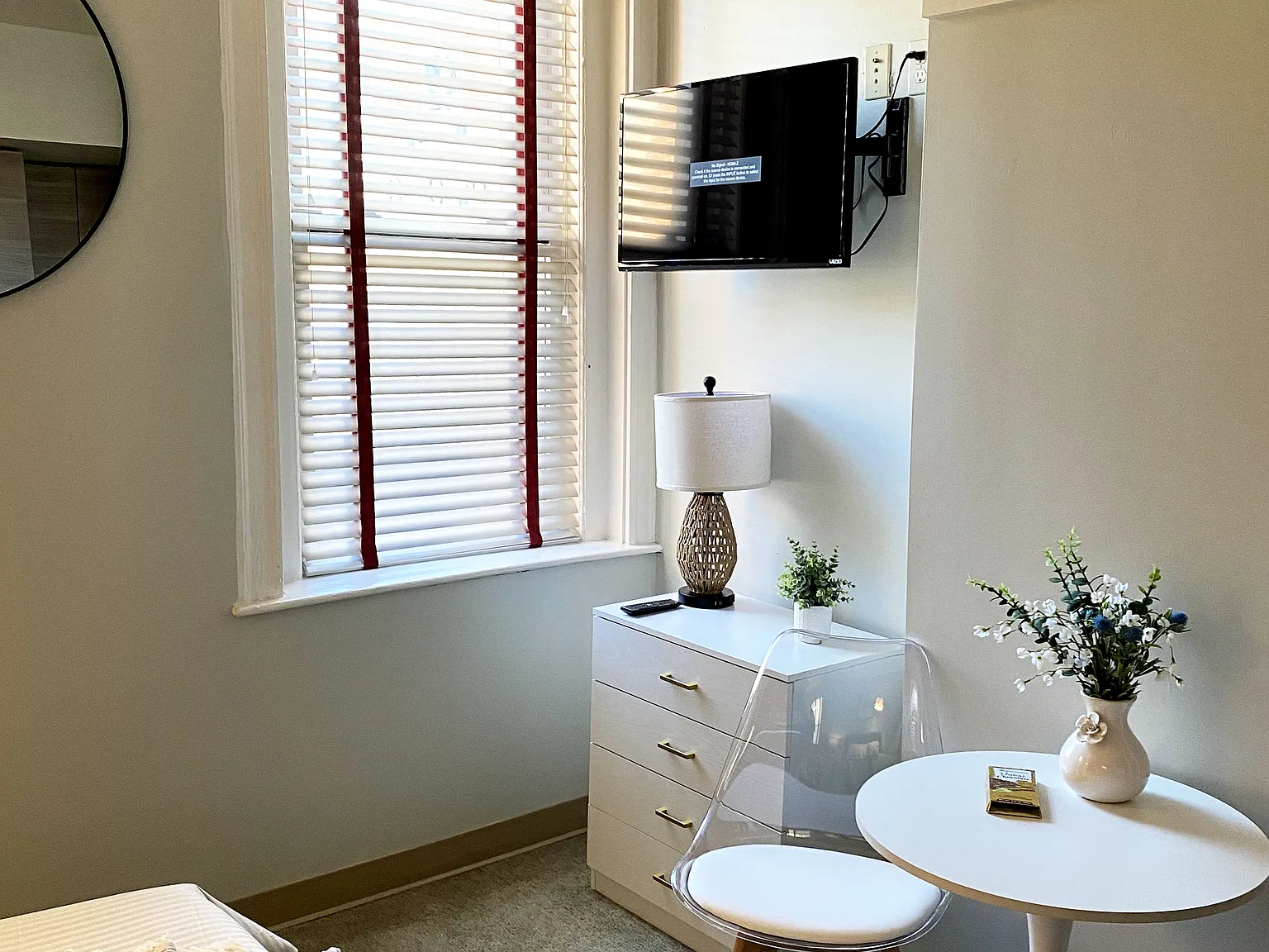 Studio, 225 sqft, $1,700 — Photo 4