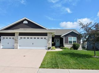1303 Algonquin Dr, Cedar Falls, IA 50613