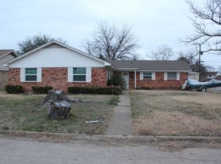 425 Deer Creek Rd, Everman, TX 76140