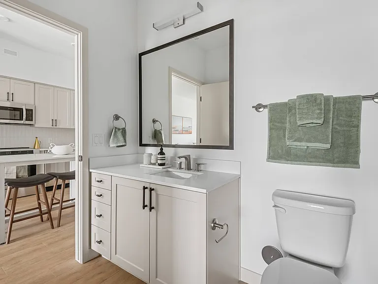 Seraph Luxury Downtown Apartments — Photo 15