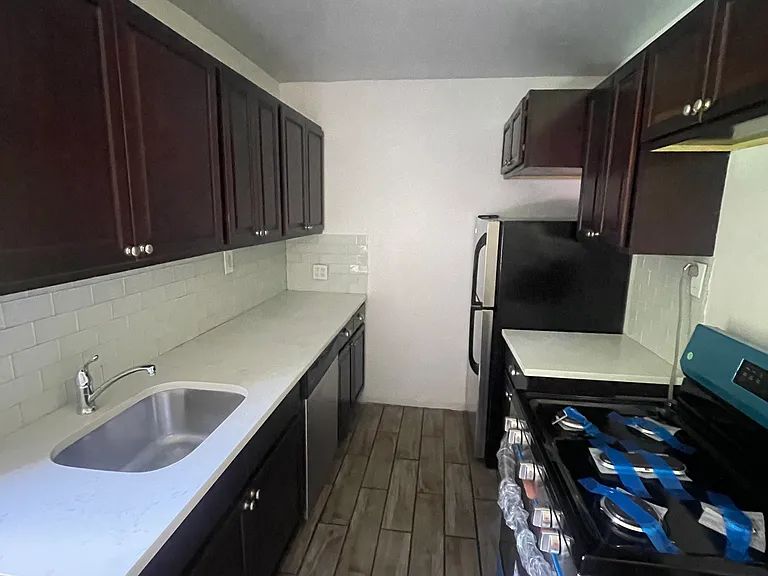 85th Dr — Photo 1