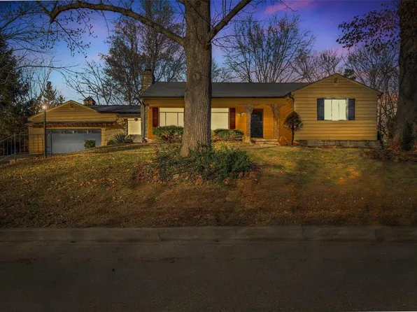 105 Oakhill Downs St, Farmington, MO 63640