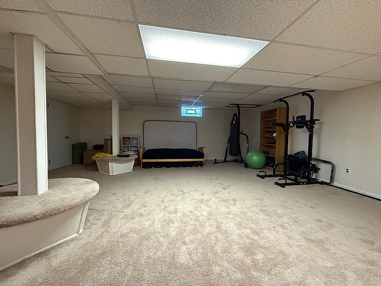 806 Warfield Ln — Photo 39