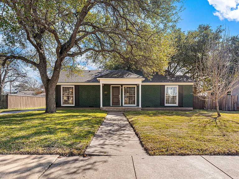 33066 Cumberland Ave — Photo 2