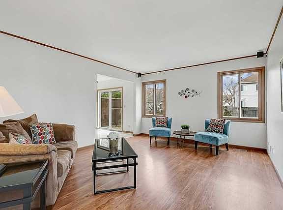 3rd image of 1408 S Pembroke Dr