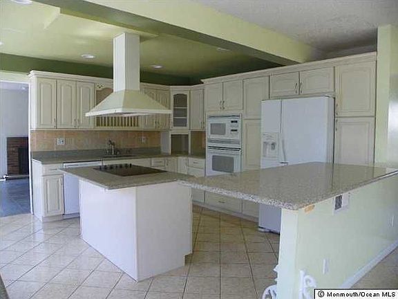 5th image of 653 Loxley Dr