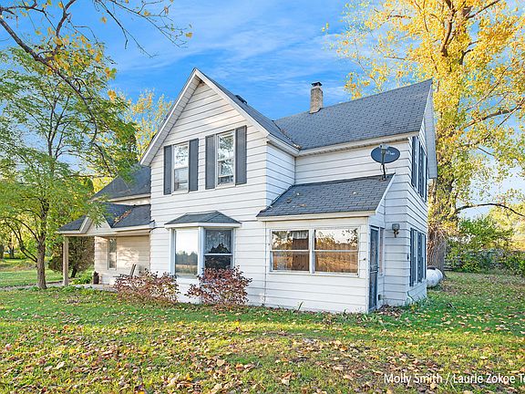 3rd image of 8301 Lake Michigan Dr