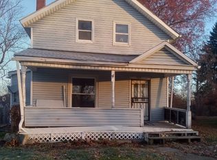 537 3rd St, Elyria, OH 44035