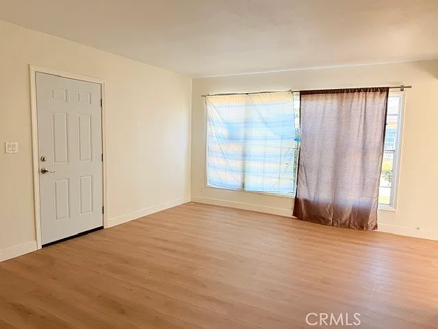 2 bed, 1.0 bath, 900 sqft, $2,990 — Photo 2