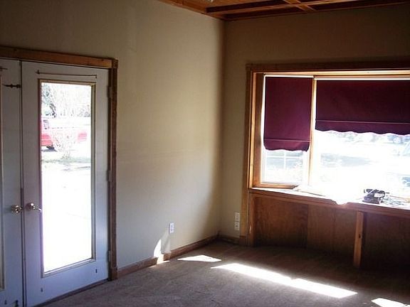Den-Side View