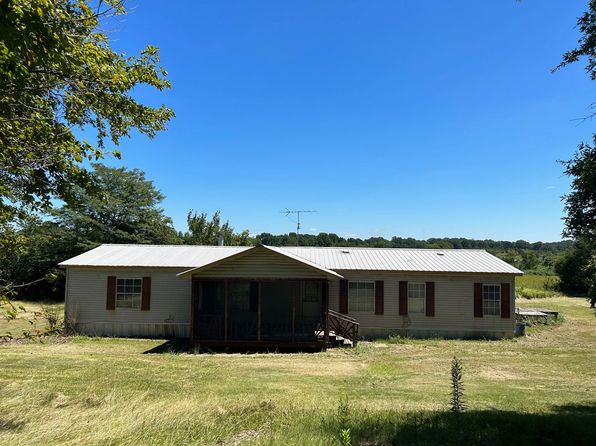 328 Pine Tree Dr