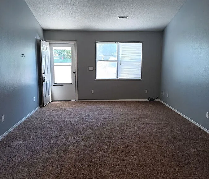 2516 Fairview Way #4 — Photo 5
