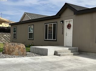3520 NE King Pl, Pendleton, OR 97801