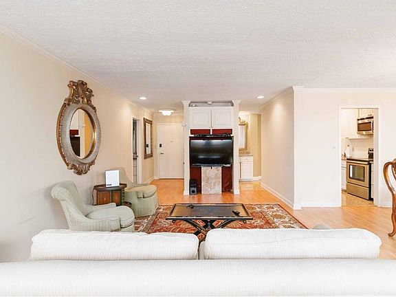 5th image of 215 Piedmont Ave NE APT 1609