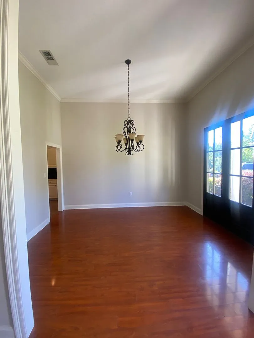 314 Romar Place — Photo 3