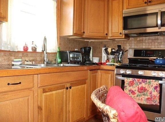 4th image of 90 Jewel St