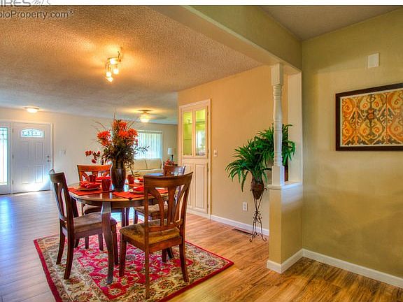 Cozy Dining Retreat