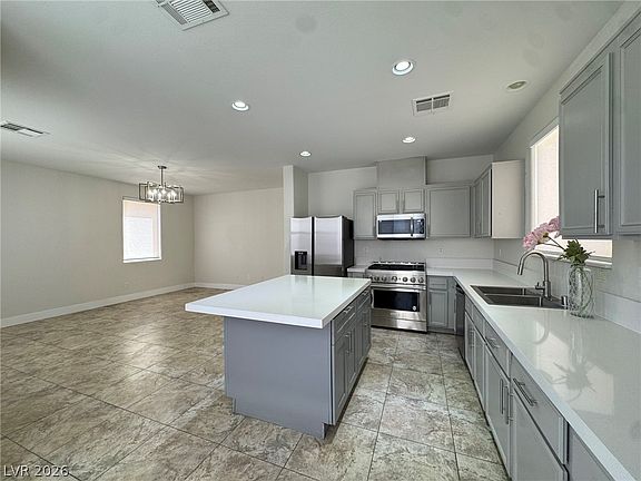 3rd image of 5352 Magnolia Crossing St