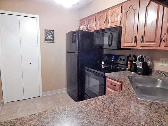 2nd image of 5527 Sunset Ln #A14b