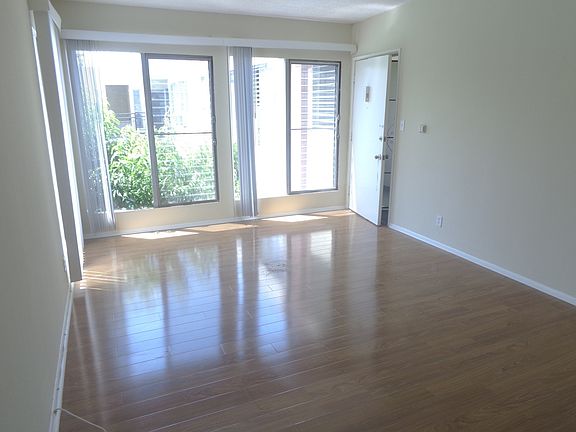 2nd image of 910 N Spaulding Ave APT 12A