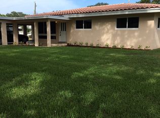 292 S Hibiscus Ct, Plantation, FL 33317