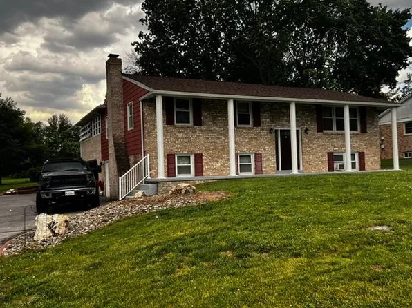 930 Westminster Ave, Hanover, PA 17331