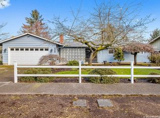 459 Silver Meadows Dr, Eugene, OR 97404