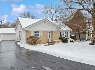 620 Aurora Way, Wheaton, IL 60187