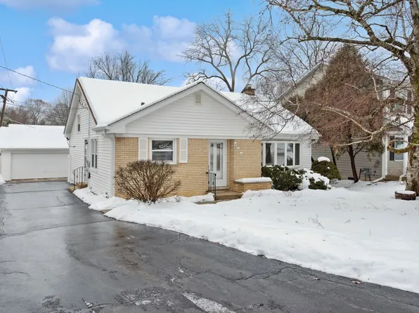 620 Aurora Way, Wheaton, IL 60187
