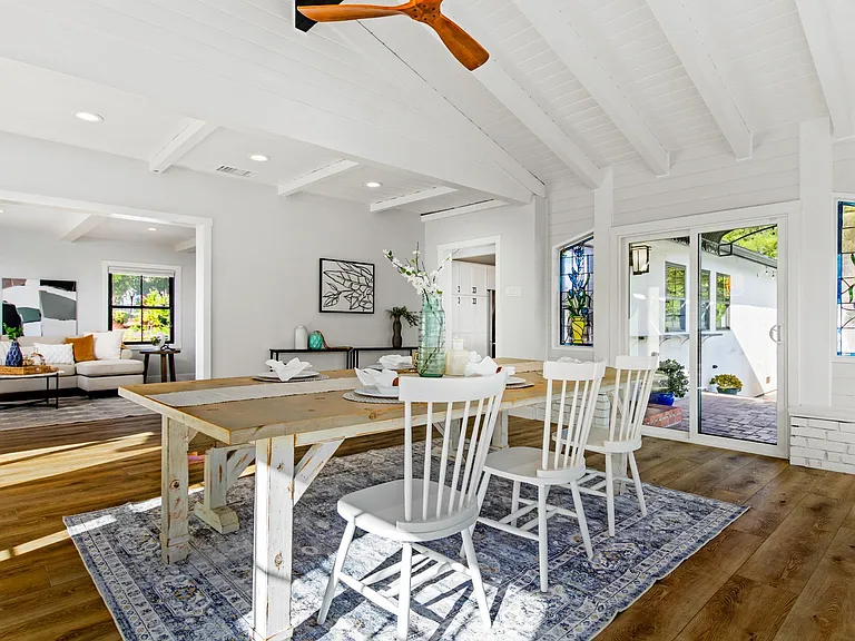 2335 Ivy Rd — Photo 44